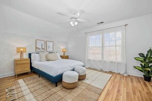 4 bedrooms, desk, iron/ironing board, travel crib