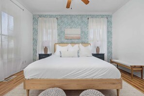 4 bedrooms, desk, iron/ironing board, travel cot