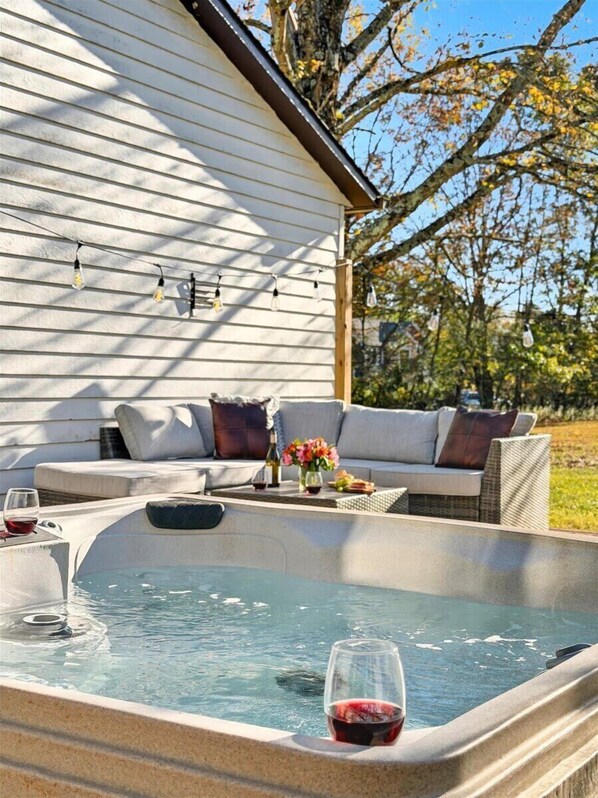 Tina de hidromasaje al aire libre