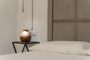2 bedrooms, desk, soundproofing, iron/ironing board - Stylish Loft in Central Catania, near the sea (Catania)