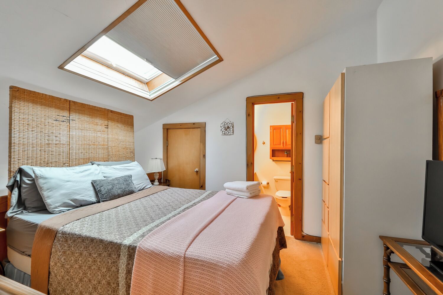 1 bedroom, desk, free WiFi, bed sheets