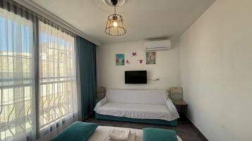 2 chambres, fer et planche à repasser, Wi-Fi gratuit, draps fournis