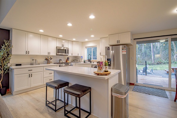 Refrigerador, microondas, horno, placa de cocina