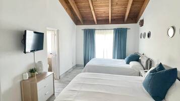 2 bedrooms, iron/ironing board, free WiFi