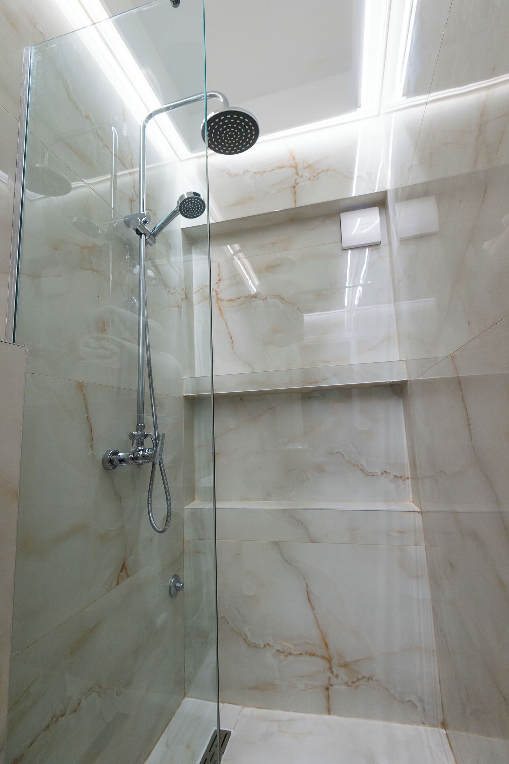 standard room | bathroom