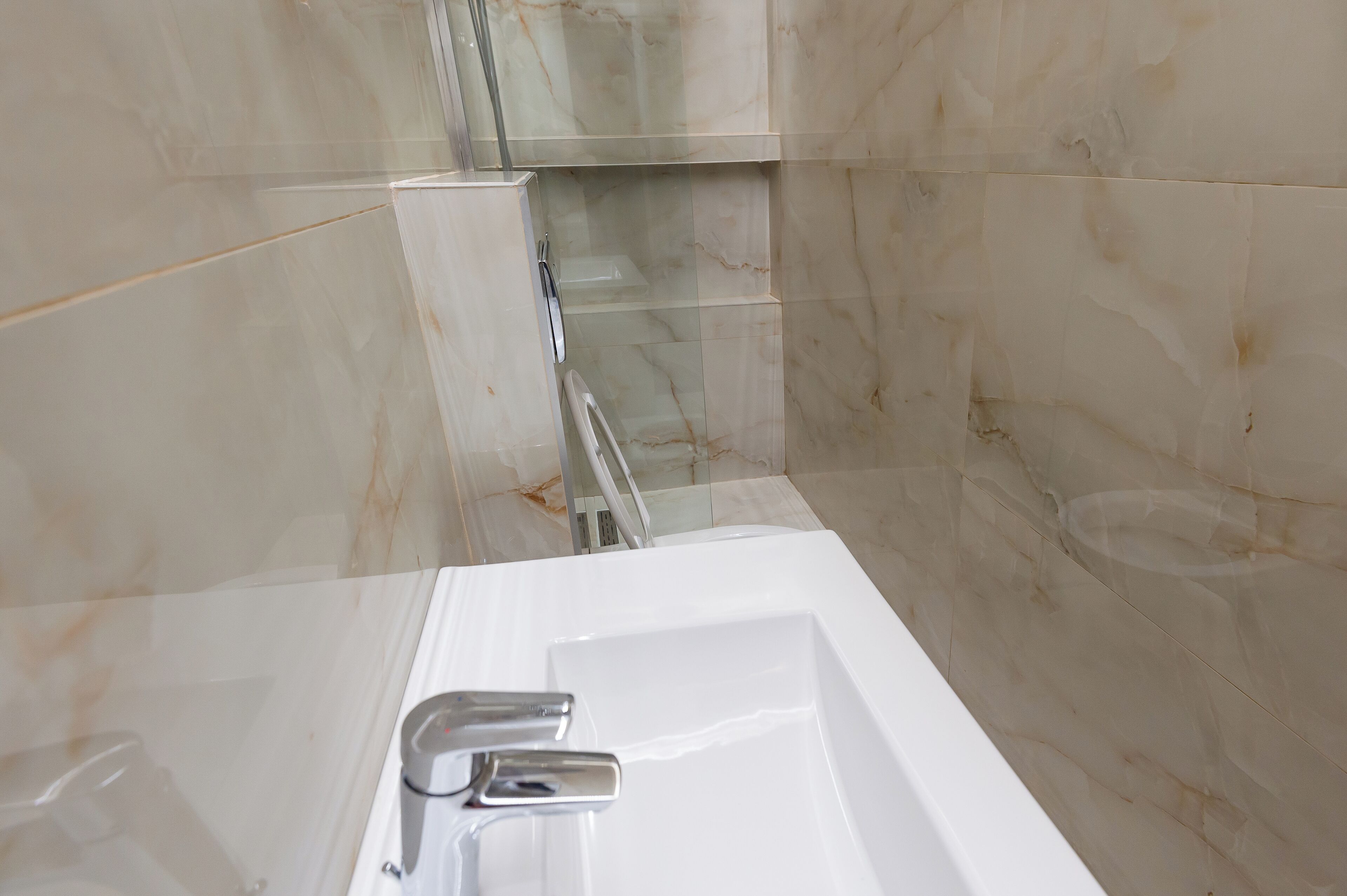 standard room | bathroom