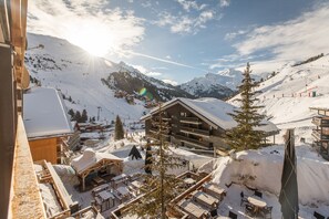 Property grounds - Grande Chambre Ski Aux Pieds | Jacuzzi extérieur! (Méribel Mottaret)