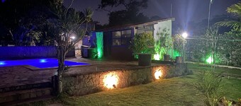 Casa de Seis Suítes, um Quarto e Duas Salas. Paraíso na Beira do mar
