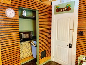 经济客房 | 办公桌、笔记本电脑工作区、免费 WiFi、床单