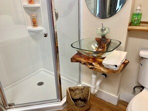 Economy Room | Bathroom - Chadwick Hotel (San Diego)