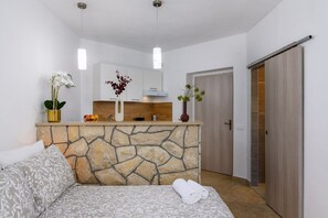 1 室のベッドルーム、WiFi