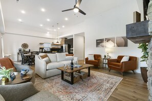 Smart TV, chimenea y videojuegos 