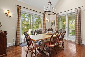 Dining - Off Belay - Creek View (Chincoteague Island)