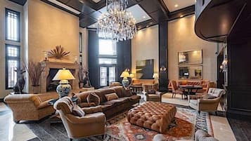 Smart TV, fireplace, stereo