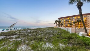 Beach nearby - El Matador 114 - FREE TICKETS!! Your stay includes free tickets to many area attractions! (Fort Walton Beach)
