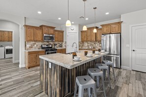 Fridge, microwave, oven, stovetop - Poolside Paradise near Zion with Putting Green & Private Pool (La Verkin)