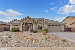 Exterior - Poolside Paradise near Zion with Putting Green & Private Pool (La Verkin)