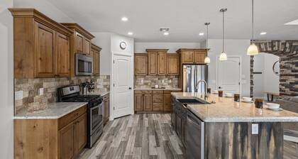 Poolside Paradise near Zion with Putting Green & Private Pool