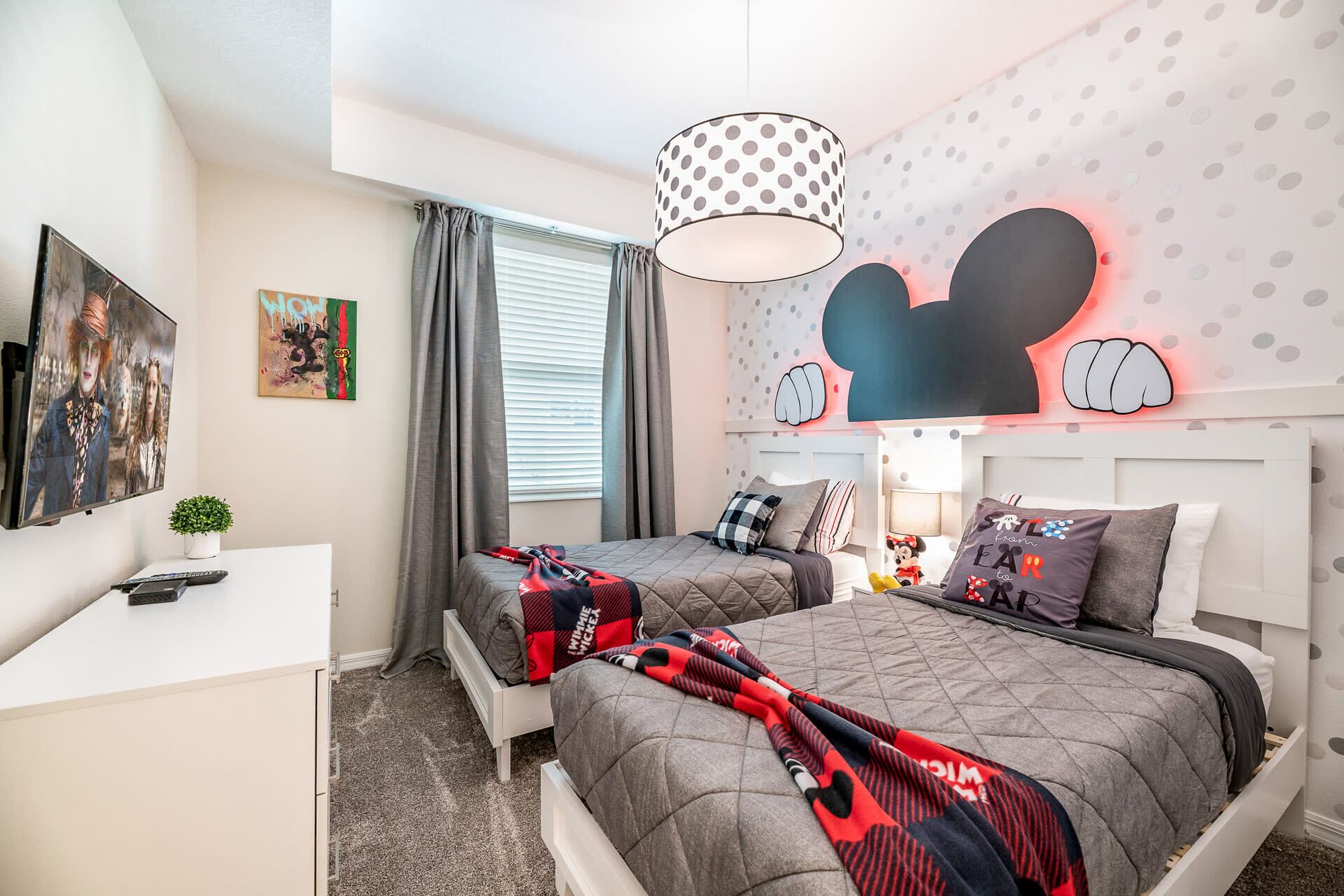 Lakeview Retreat: Cozy 2BR Haven at Storey Lake!