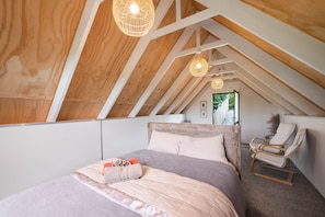 4 bedrooms, WiFi, bed sheets