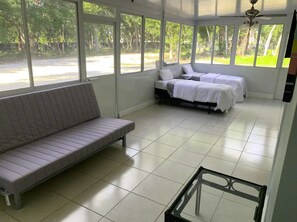 3 多间卧室、熨斗/熨衣板、WiFi、床单