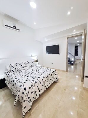 4 soverom, strykejern/-brett, wi-fi og sengetøy