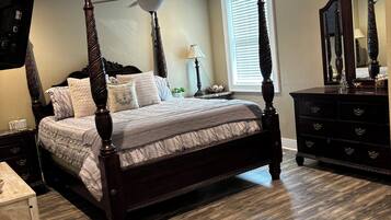 3 bedrooms, iron/ironing board, WiFi, bed sheets