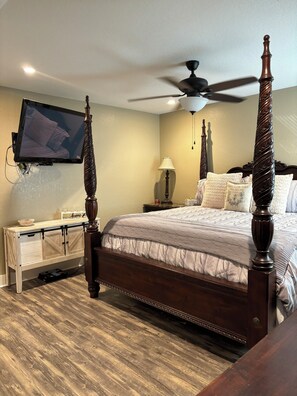 3 chambres, fer et planche à repasser, Wi-Fi, draps fournis