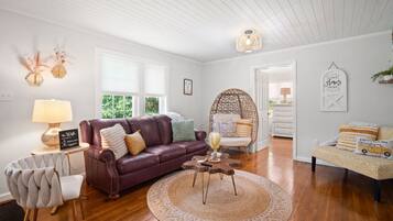 Smart TV, table tennis