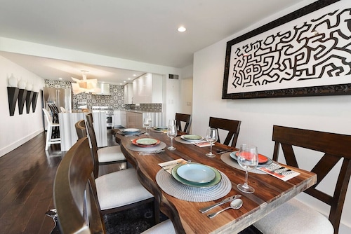 City View Sanctuary ~ Hot Tub, Abundant Parking, 3 Decks, Fenced Yard, Fire Pit