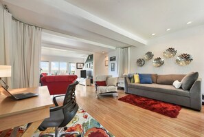 Smart-TV, Bücher, Computerbildschirme