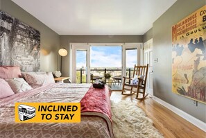 2 soveværelser, skrivebord, strygejern/strygebræt, weekendseng