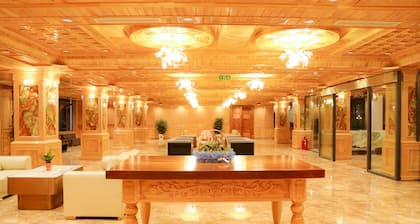 Phu Long Tam Ky Hotel & Restaurant