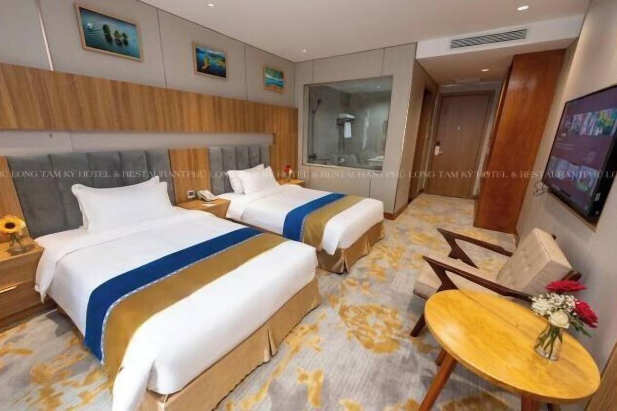Artículos del minibar gratis y caja de seguridad en la habitación