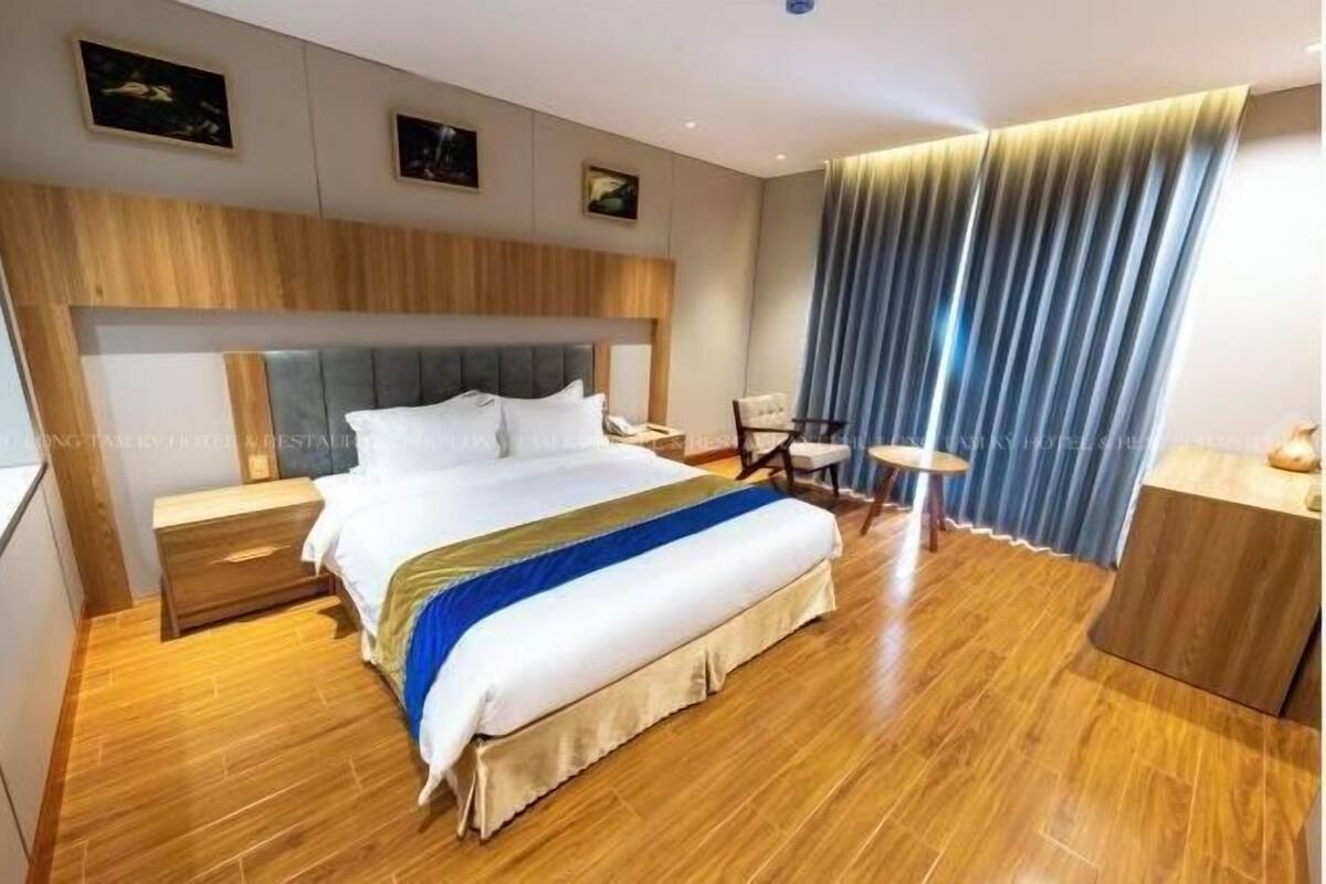 Artículos del minibar gratis y caja de seguridad en la habitación