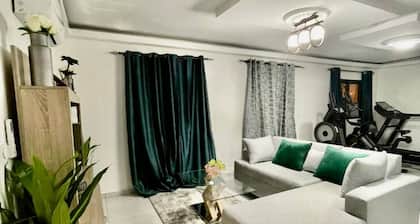 M & M Penthouse, 3 Bedrooms Salon Villa Complete