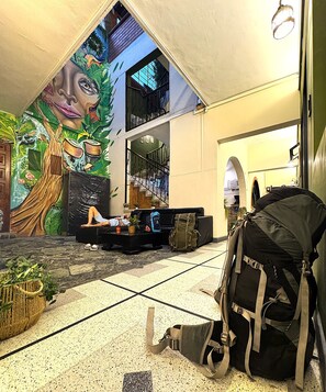 Living area - HOSTAL PURA VIDA LA 70 (Medellín)