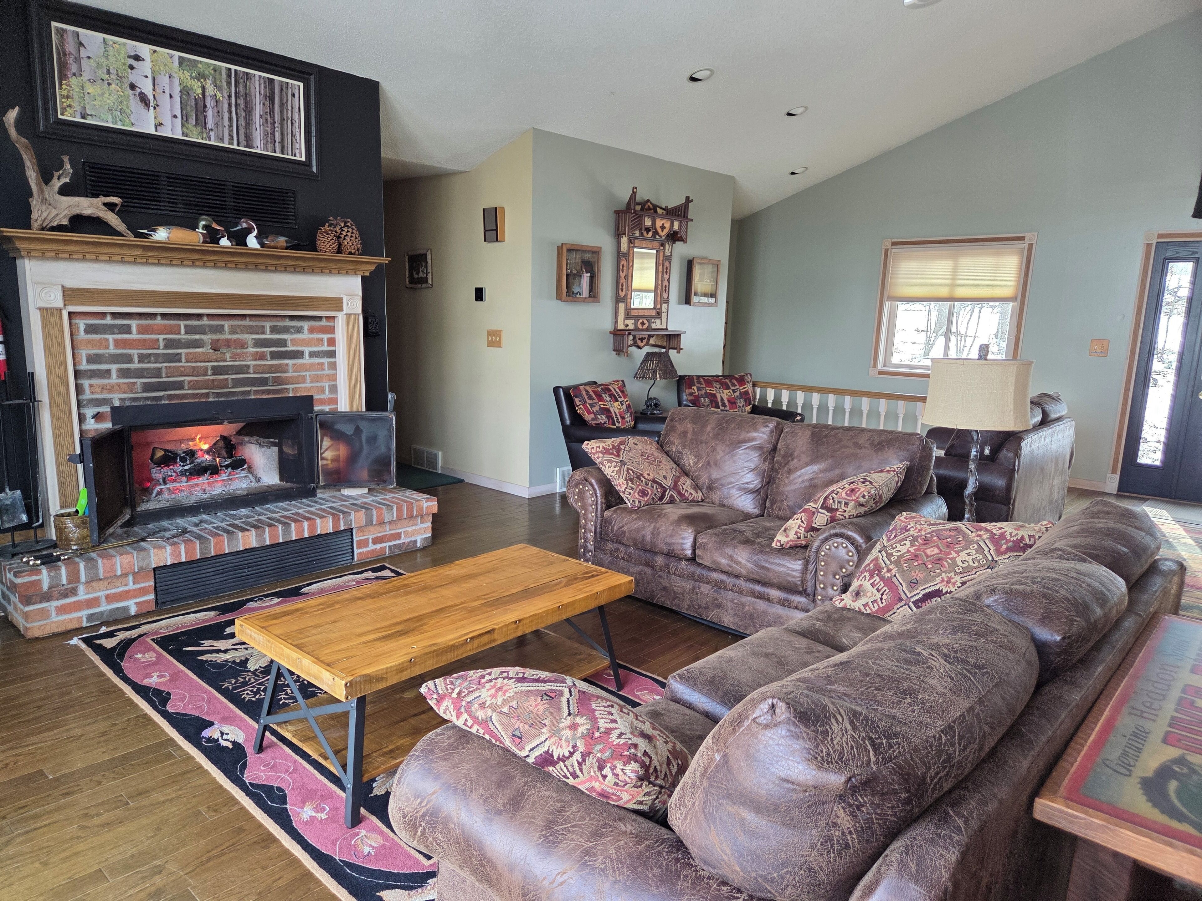 Smart TV, fireplace, video games, DVD player