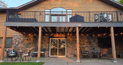 Birchwood Haven-Wooded Lakefront Cabin Retreat on Big Chetac Lake, Birchwood WI