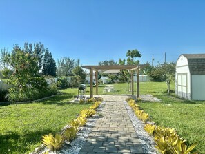 Property grounds - Luxury House with Pool Table (Cape Coral)