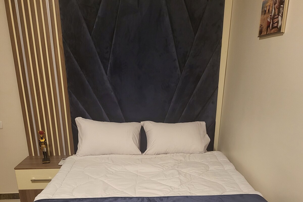 Soundproofing, free WiFi