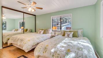 2 bedrooms, iron/ironing board, WiFi, bed sheets