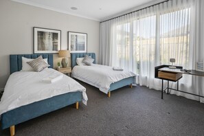 Casa família | 5 quartos, roupas de cama premium, edredons de pluma