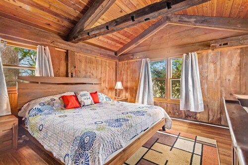 Escape To The Countryside At Black Oak Farm