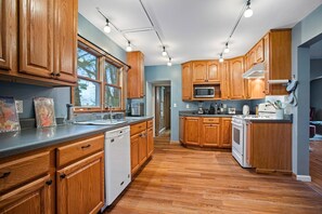 Hus, 1 soverom, terrasse, hageutsikt | Innvendig