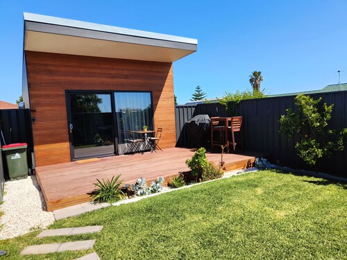  COVE STUDIO1- A perfect mix of comfort and convenience