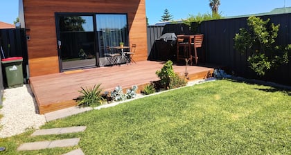 COVE STUDIO1- A perfect mix of comfort and convenience