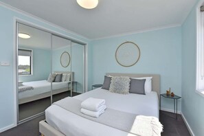 2 bedrooms, desk, iron/ironing board, WiFi