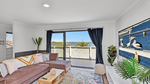 New Property  Seabreeze Bungalow - Lakeview Sunset Delight at Sunshine on Lake Macquarie