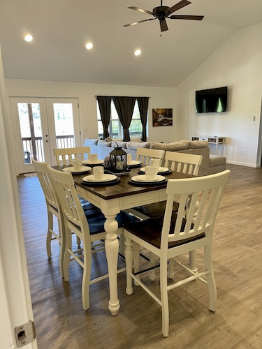 Peaceful Mountain Oasis